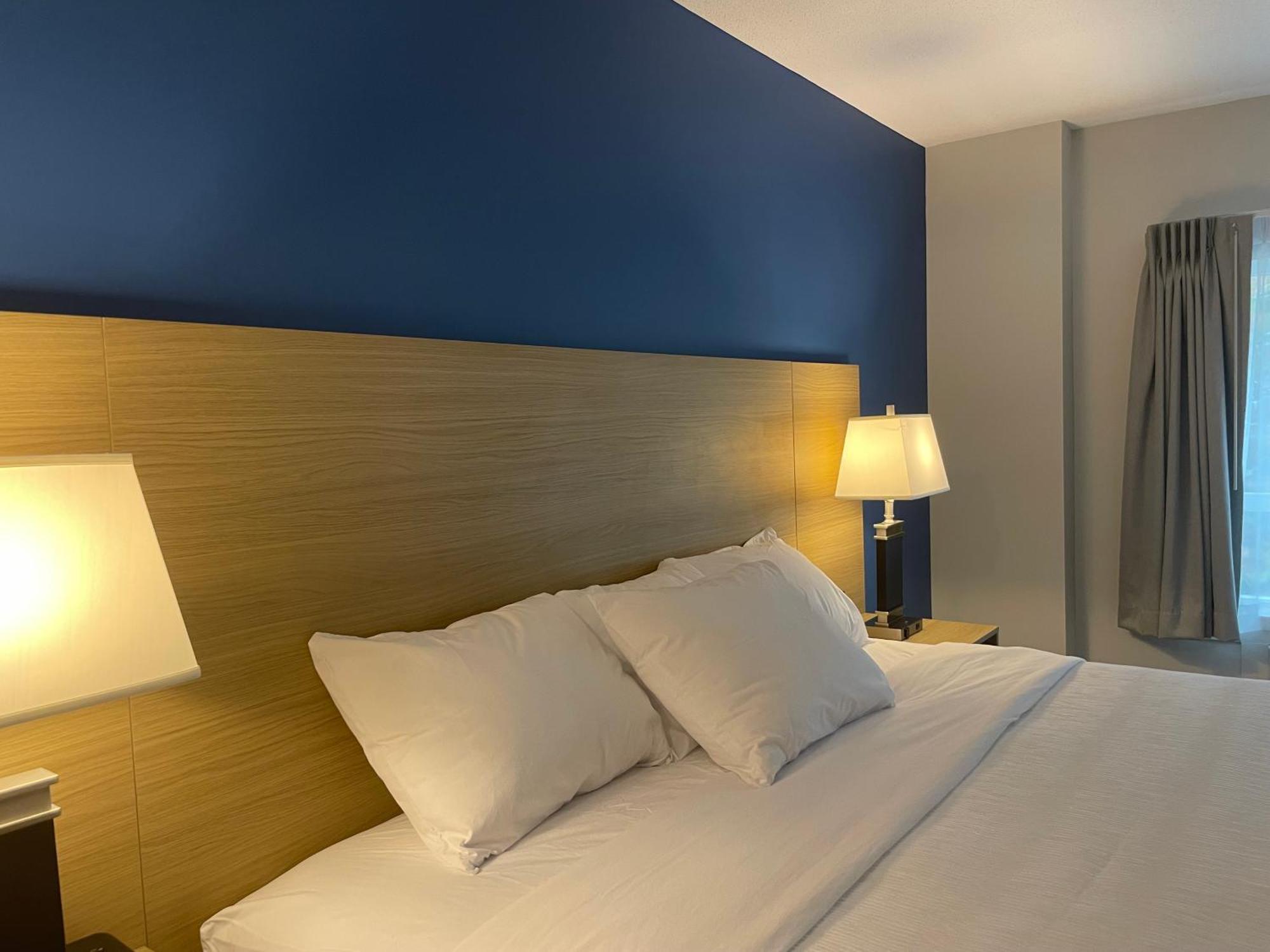 Baymont By Wyndham Gold River Exterior foto