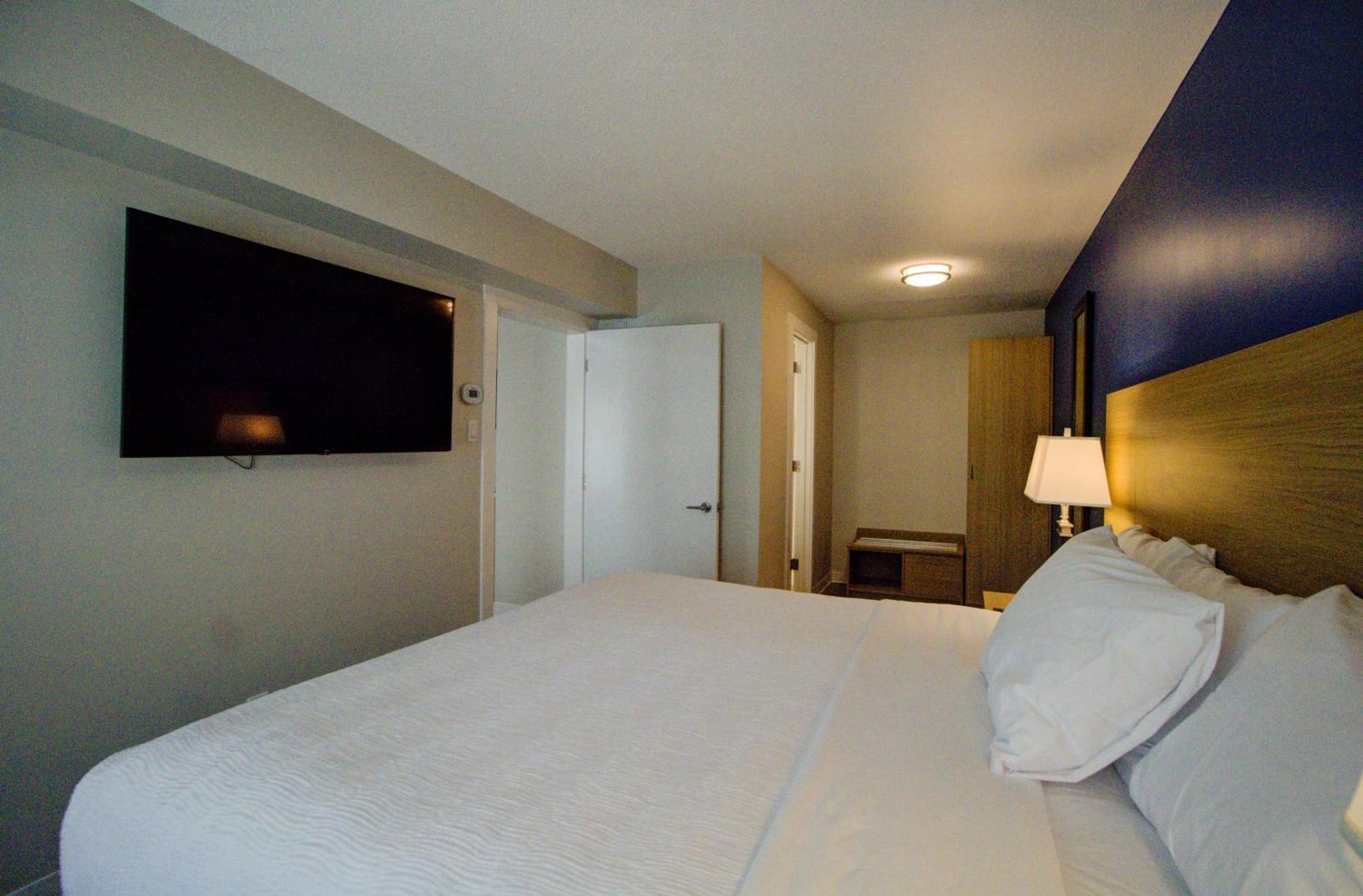 Baymont By Wyndham Gold River Exterior foto