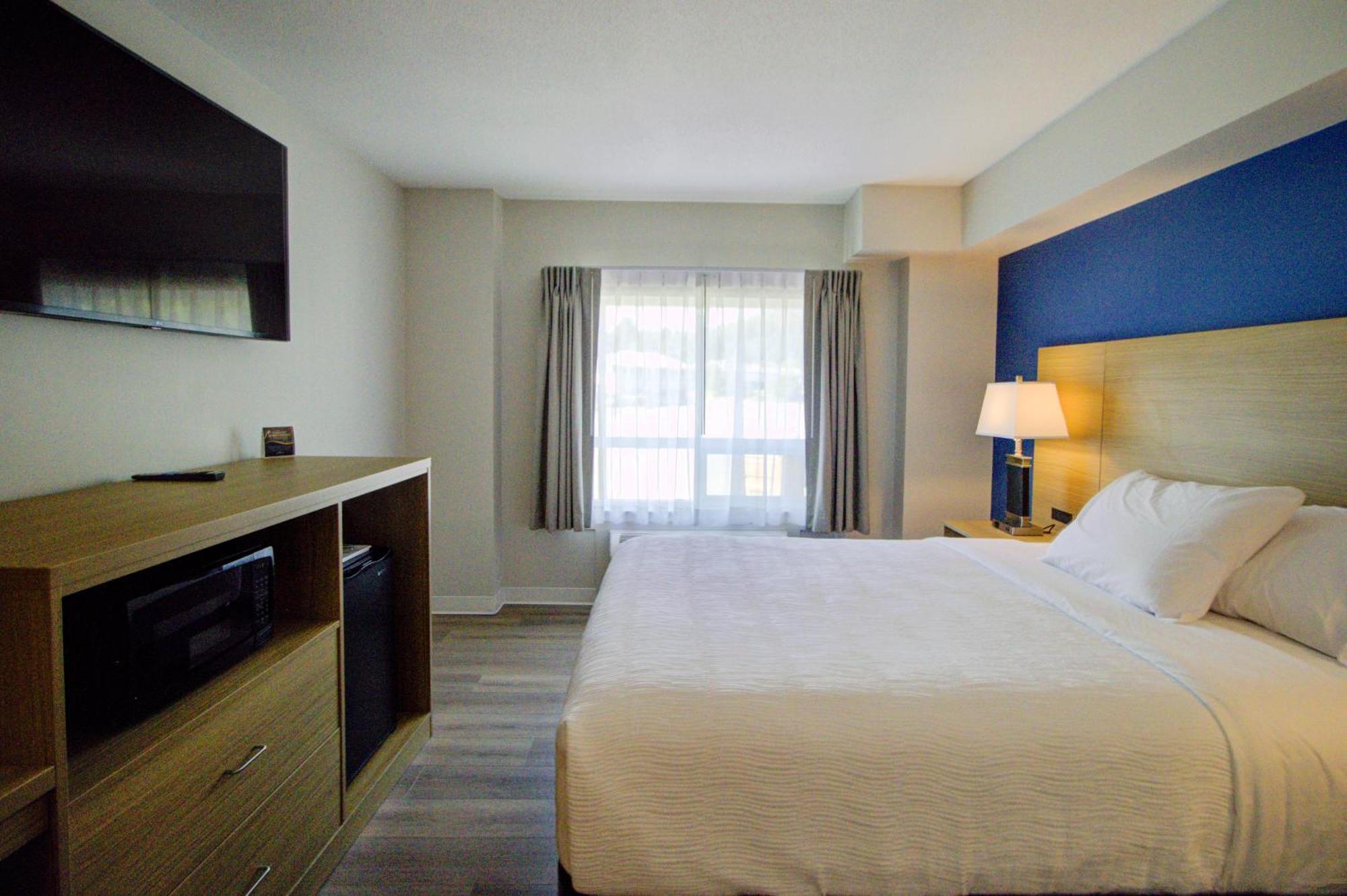 Baymont By Wyndham Gold River Exterior foto